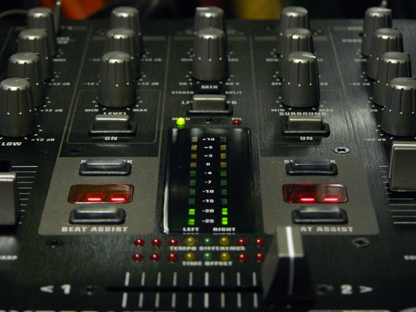 Behringer Pro Mixer VMX200USB - Not Just For DJs - Larry Talks Tech